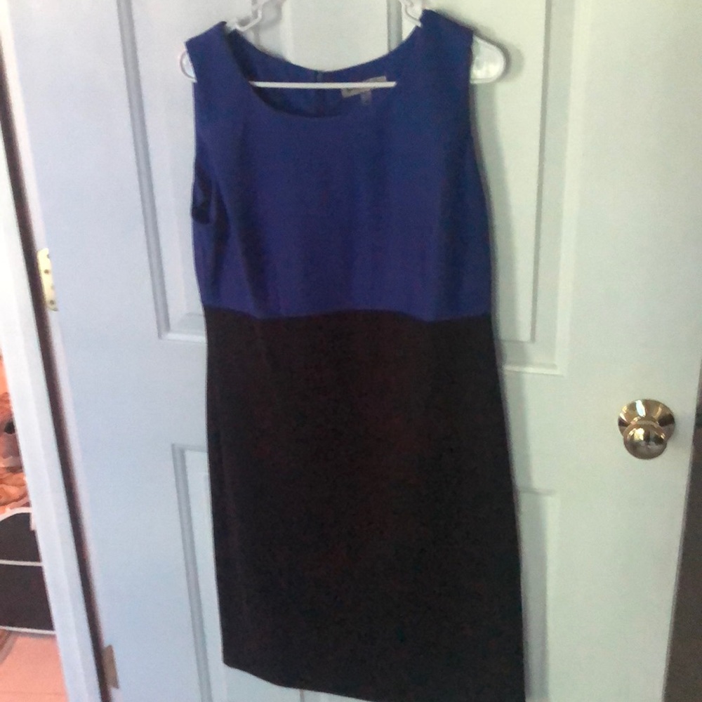 Dresses - Picture 8 of 8
